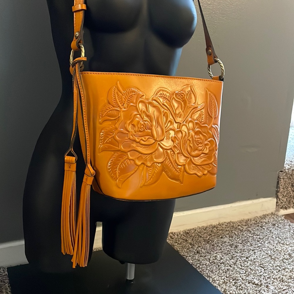 Patricia Nash Voletta Tooled Leather Crossbody With Tassels 🌻